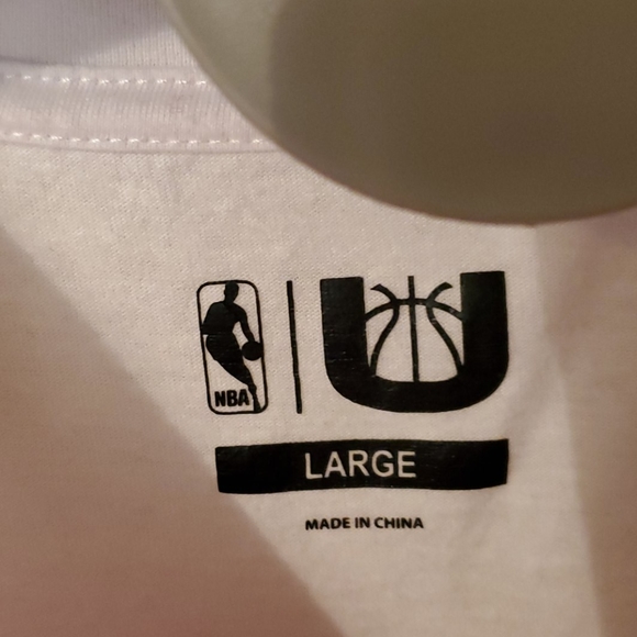 Nba brand Chicago Bulls shirt size large! - Picture 4 of 5